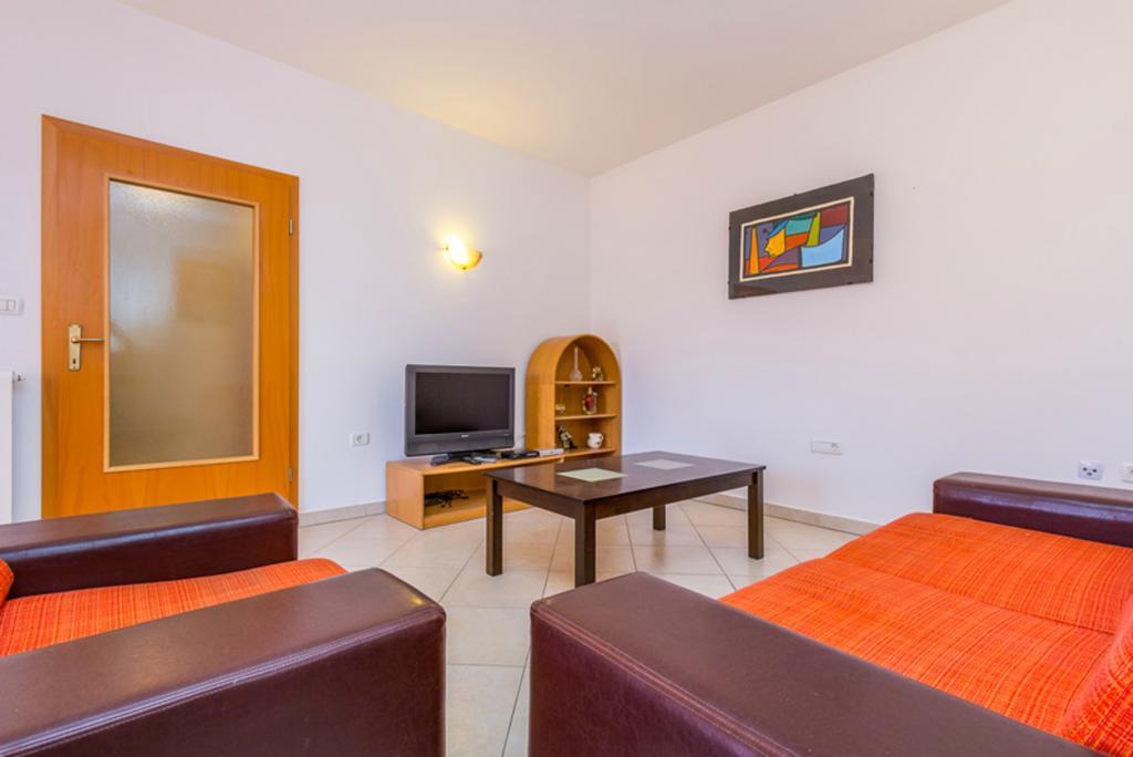 Apartment Mirjana Pula Bilik gambar