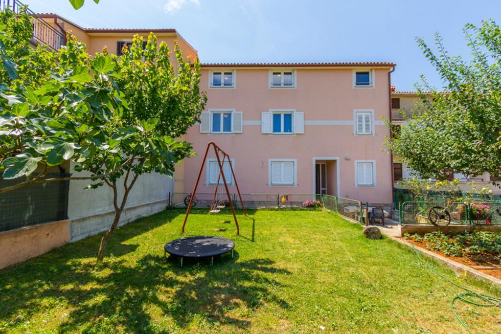 Apartment Mirjana Pula Luaran gambar